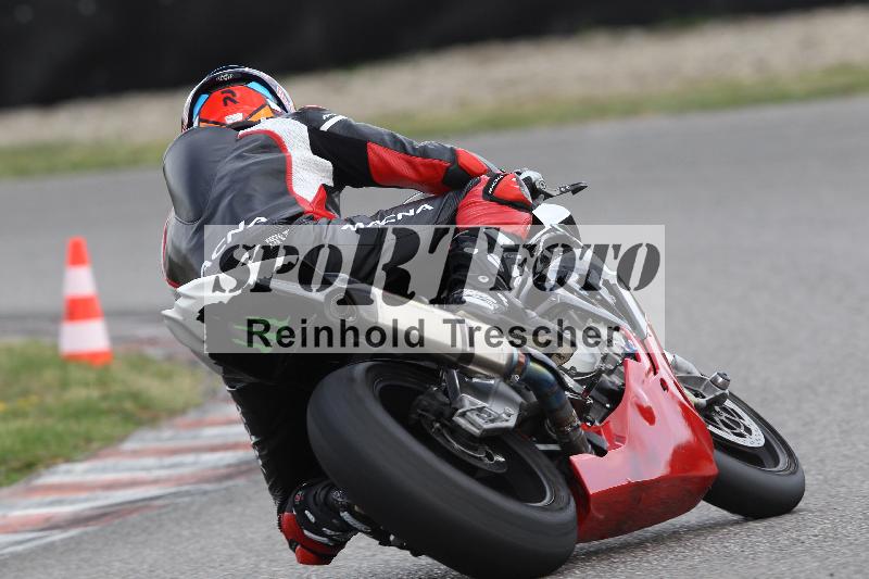 Archiv-2025/05 14.04.2025 Plüss Moto Sport ADR/Einsteiger/backside